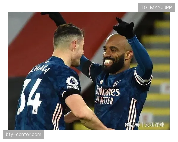 帕尔默如何以跑位与直塞破解强队防线：关键战进攻主导机制解析